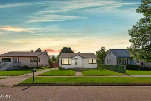 2019 3rd Ave E, Williston, ND 58801 photo 13