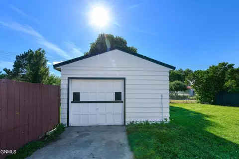 2019 3rd Ave E, Williston, ND 58801 photo 10
