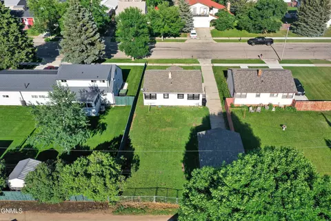 2019 3rd Ave E, Williston, ND 58801 photo 3