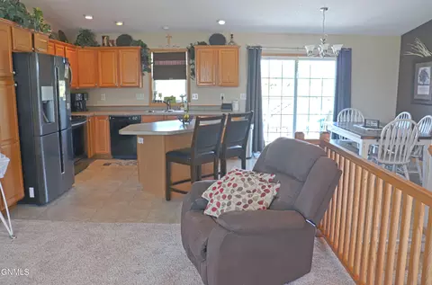 4350 Preston Loop, Bismarck, ND 58504 photo 35