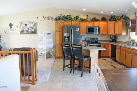 4350 Preston Loop, Bismarck, ND 58504 photo 8