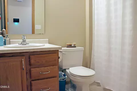 4350 Preston Loop, Bismarck, ND 58504 photo 17