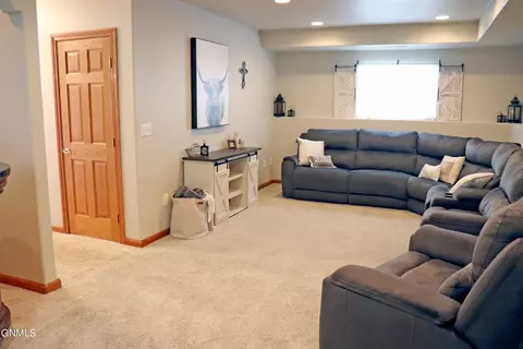 4350 Preston Loop, Bismarck, ND 58504 photo 24