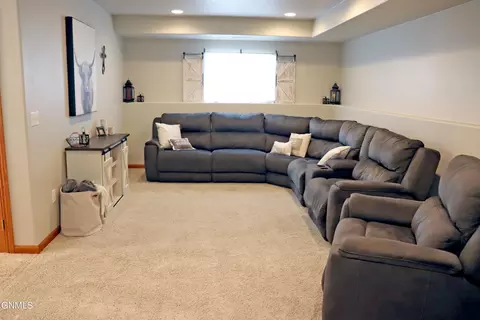 4350 Preston Loop, Bismarck, ND 58504 photo 21