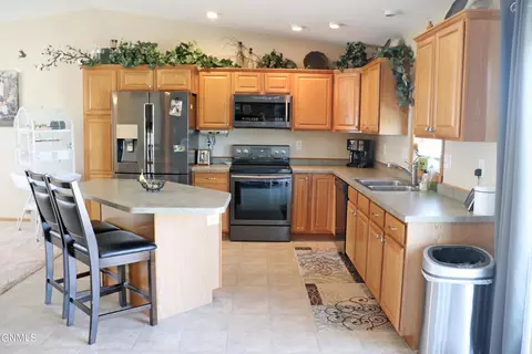 4350 Preston Loop, Bismarck, ND 58504 photo 3