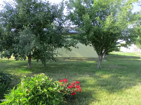 317 Eggert St, Turtle Lake, ND 58575 photo 31