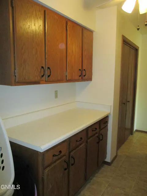 317 Eggert St, Turtle Lake, ND 58575 photo 11