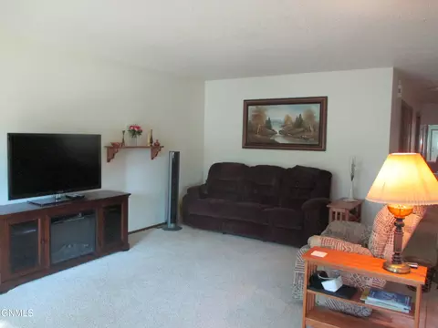 317 Eggert St, Turtle Lake, ND 58575 photo 4