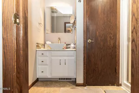 147 Brandon Dr, Bismarck, ND 58503 photo 23