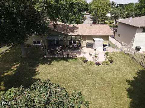 147 Brandon Dr, Bismarck, ND 58503 photo 42