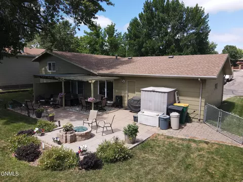 147 Brandon Dr, Bismarck, ND 58503 photo 43