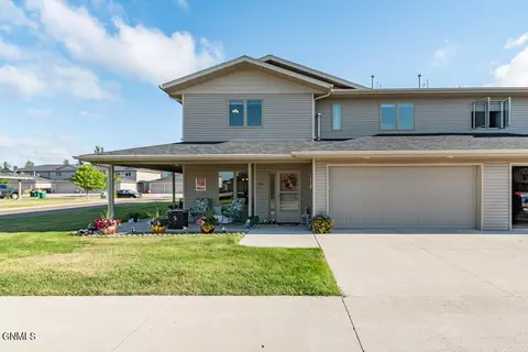 715 Compass Loop, Bismarck, ND 58504 photo 2