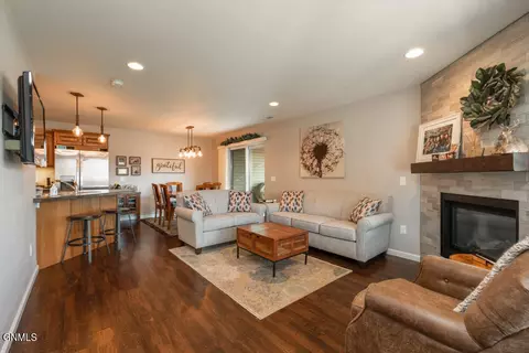 734 Compass Ln, Bismarck, ND 58504 photo 2