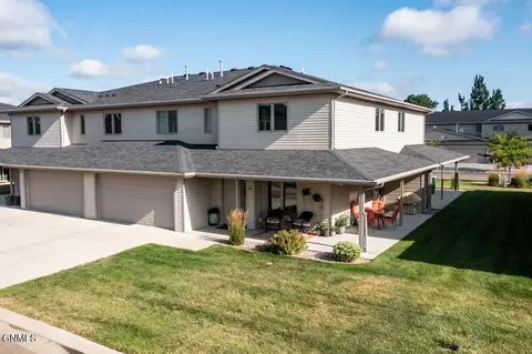 734 Compass Ln, Bismarck, ND 58504 photo 1