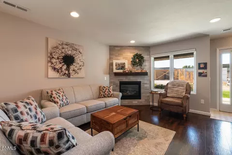 734 Compass Ln, Bismarck, ND 58504 photo 3