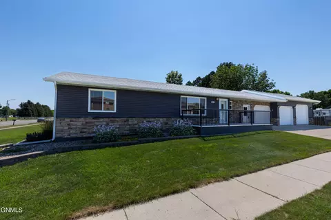 227 E Denver Ave, Bismarck, ND 58504 photo 36