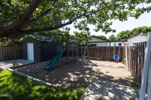 227 E Denver Ave, Bismarck, ND 58504 photo 28