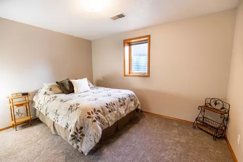227 E Denver Ave, Bismarck, ND 58504 photo 19