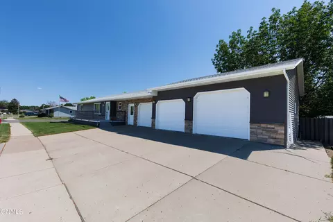 227 E Denver Ave, Bismarck, ND 58504 photo 37