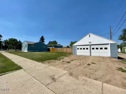 702 7th Ave W, Williston, ND 58801 photo 8