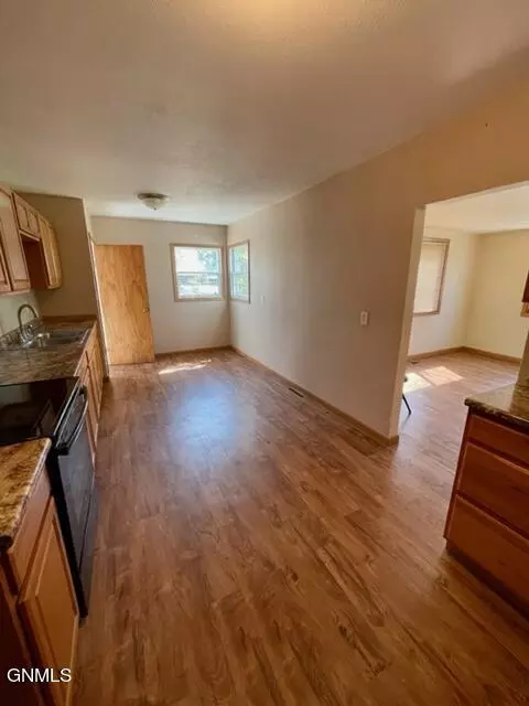 702 7th Ave W, Williston, ND 58801 photo 18