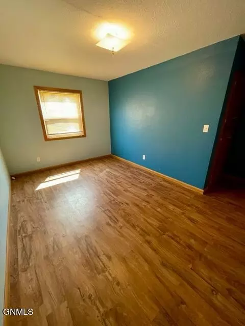 702 7th Ave W, Williston, ND 58801 photo 15