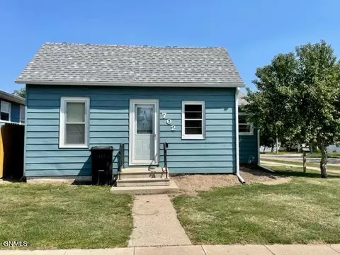 702 7th Ave W, Williston, ND 58801 photo 1