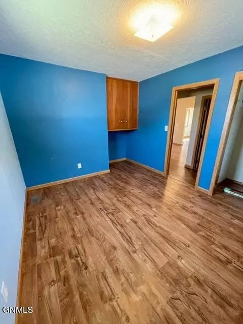 702 7th Ave W, Williston, ND 58801 photo 14