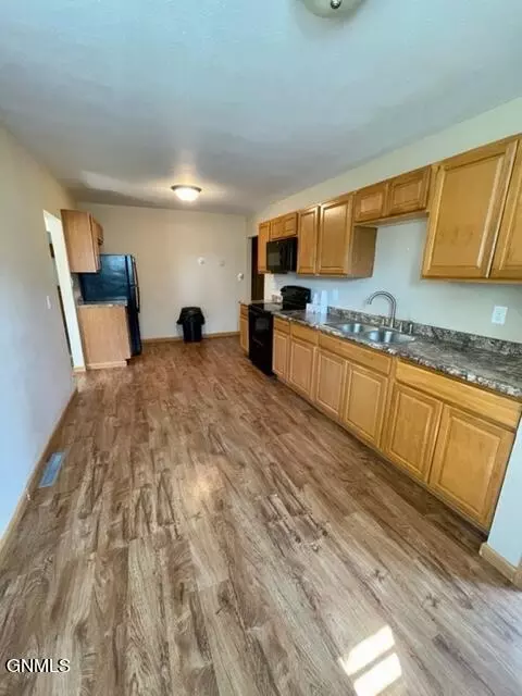 702 7th Ave W, Williston, ND 58801 photo 19