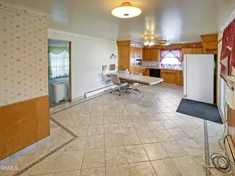 1517 1st Ave E, Williston, ND 58801 photo 10