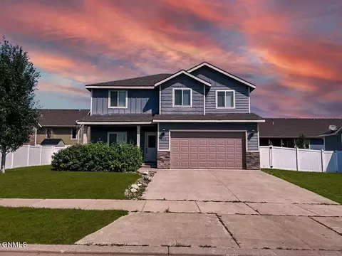 3314 Prairie Commons St, Williston, ND 58801 photo 1