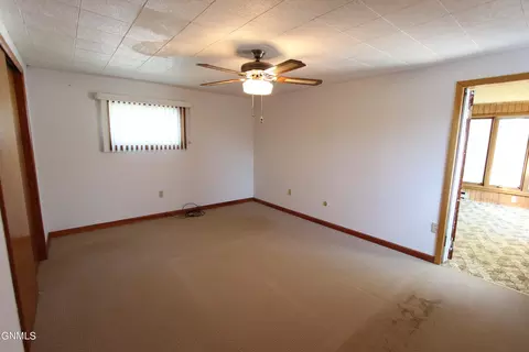 62 5th Ave E, Dickinson, ND 58601 photo 11