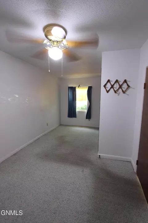 145 A Ave E, Dickinson, ND 58601 photo 8