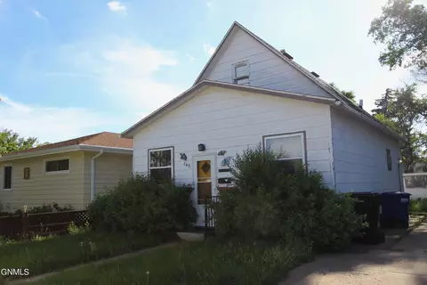145 A Ave E, Dickinson, ND 58601 photo 2