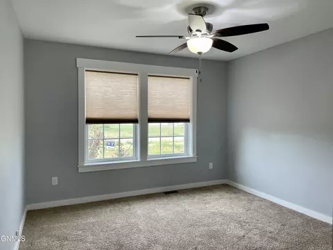 13662 Mulberry Loop NW, Williston, ND 58801 photo 10