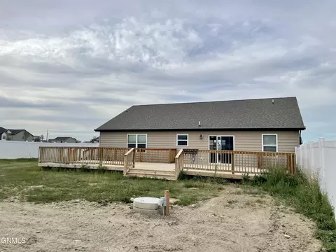 13662 Mulberry Loop NW, Williston, ND 58801 photo 22