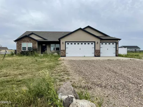 13662 Mulberry Loop NW, Williston, ND 58801 photo 24
