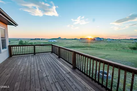 14719 Lambert St, Williston, ND 58801 photo 4