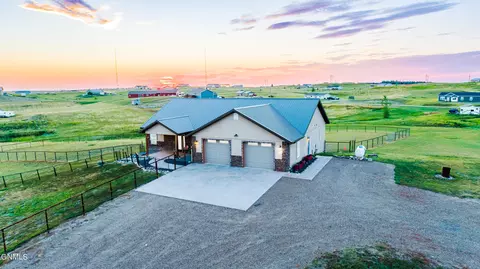 14719 Lambert St, Williston, ND 58801 photo 2