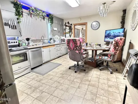 215 1st Ave E, New Leipzig, ND 58562 photo 11