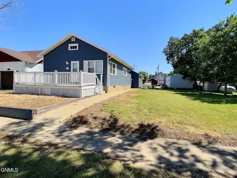215 1st Ave E, New Leipzig, ND 58562 photo 1