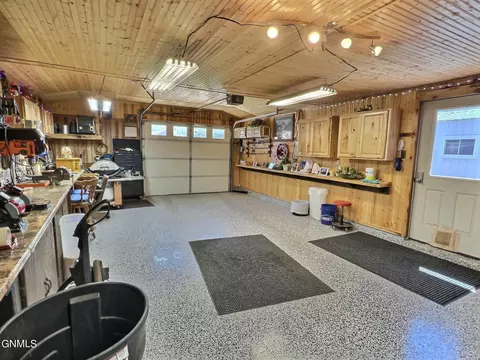 215 1st Ave E, New Leipzig, ND 58562 photo 5
