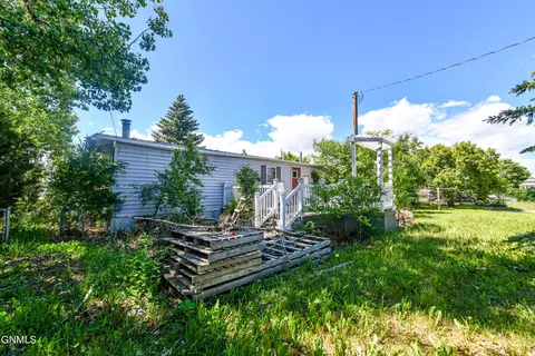 3708 2nd Ave E, Williston, ND 58801 photo 3