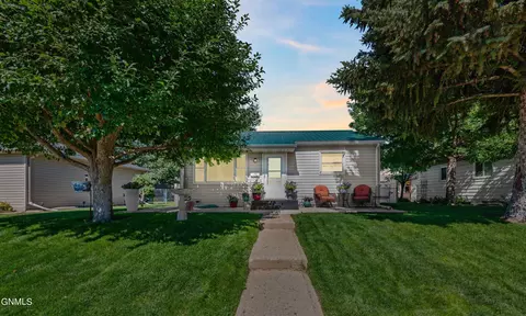 1911 6th Ave W, Williston, ND 58801 photo 32
