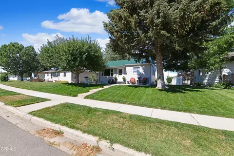 1911 6th Ave W, Williston, ND 58801 photo 10
