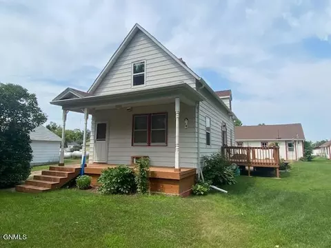 312 Miller Ave, Stanton, ND 58571 photo 2