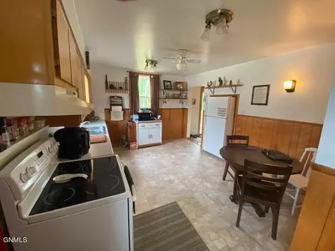 312 Miller Ave, Stanton, ND 58571 photo 6