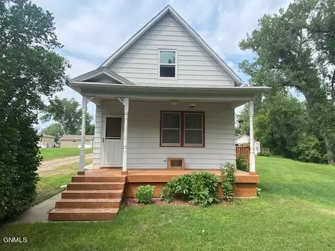 312 Miller Ave, Stanton, ND 58571 photo 1