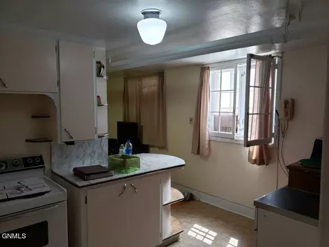 513 1st Ave E, Dickinson, ND 58601 photo 15