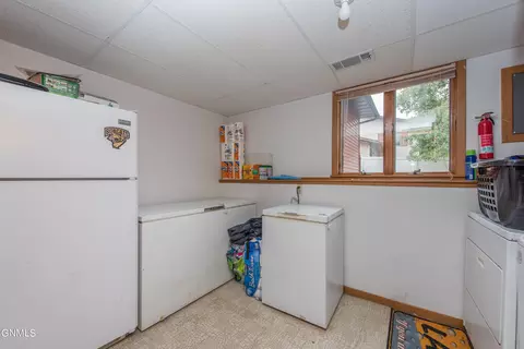 583 13th St E, Dickinson, ND 58601 photo 30